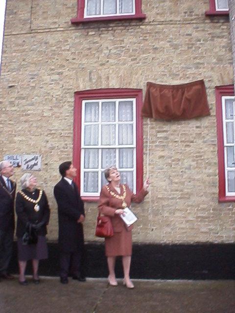 The unveiling starts