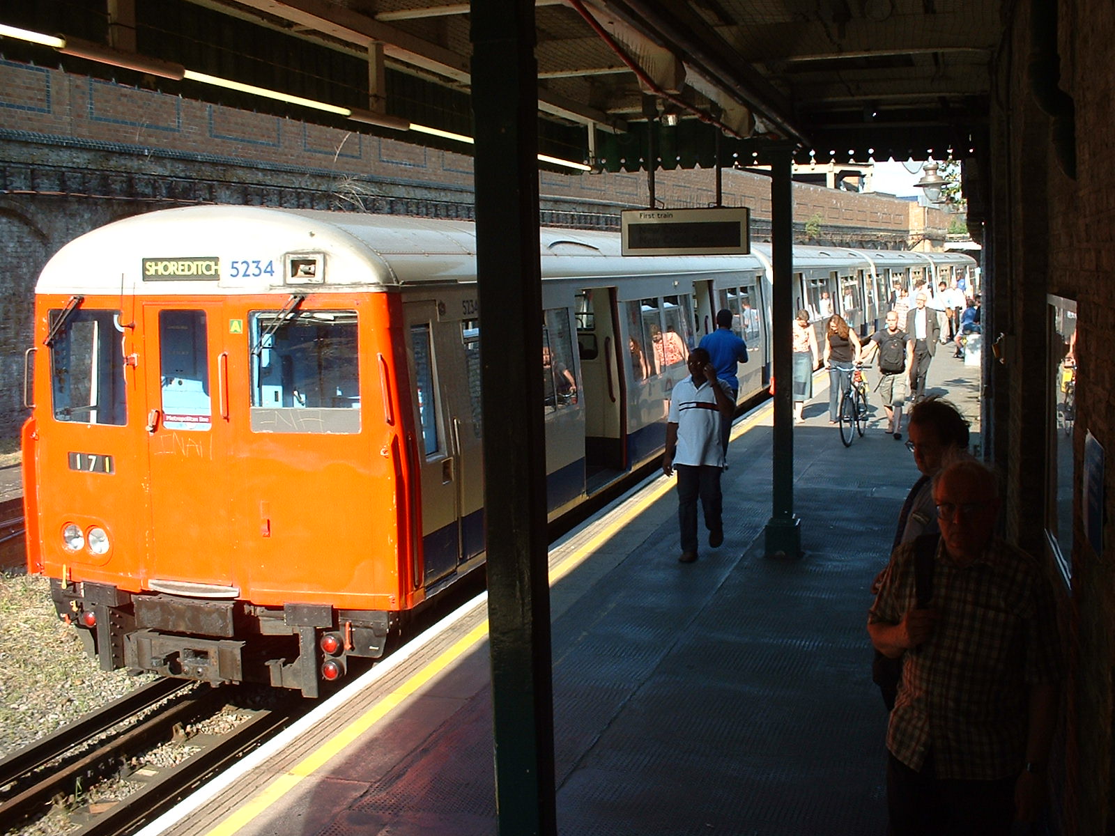 A stock train after arrival at Shoreditch