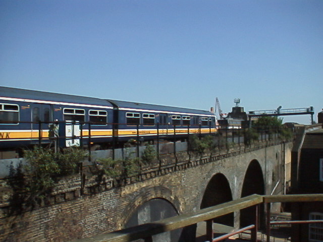 Class 319 unit via Loughborough Junction