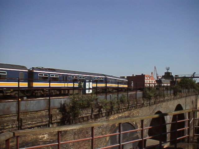 Class 319 unit via London Bridge