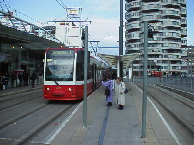 Awaiting departure from East Croydon's platform 2 (2)