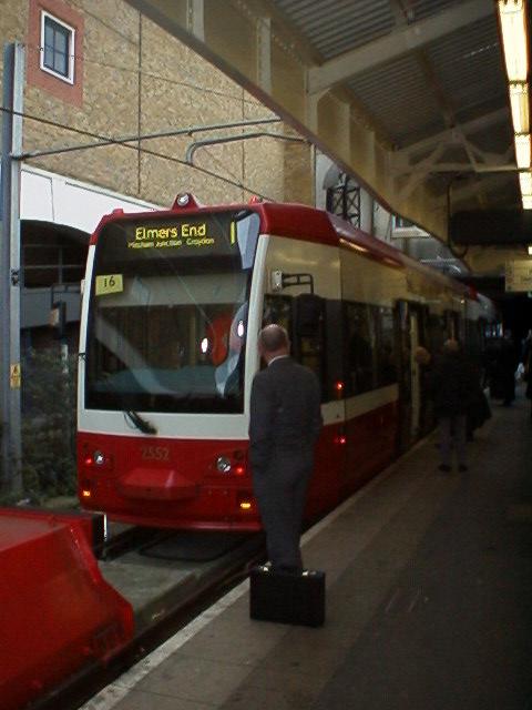 2552 arrived at Wimbledon on route 1